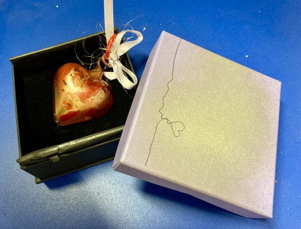glass heart - medium, approx. 5 cm/2 inch high - Image 12